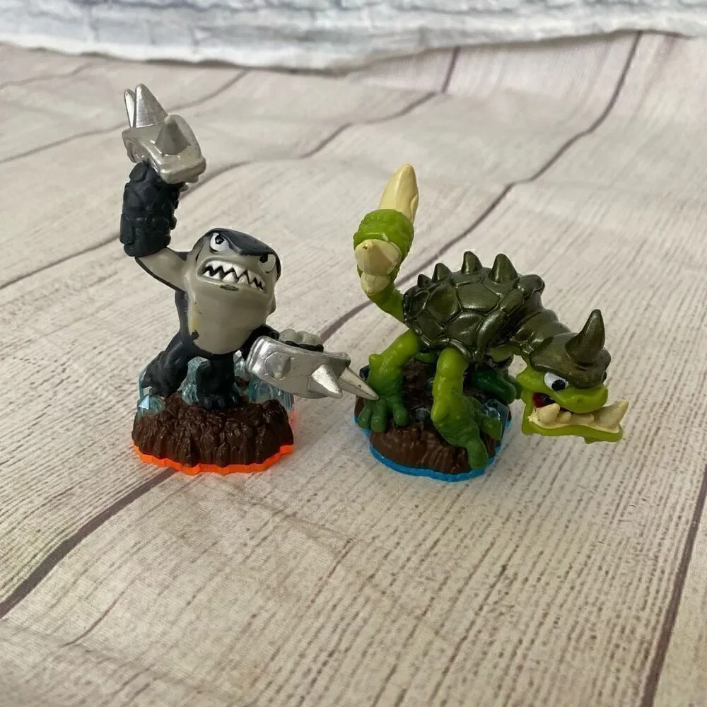 Skylanders Earth action figure dolls lot of 13 assorted sizes
